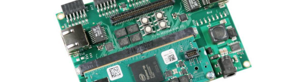 MCXLEVK - Intel PSG Cyclone10LP Evaluation Kit for easy Start and